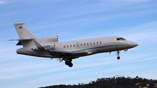 Dassault Falcon 900 (M-DUBS)