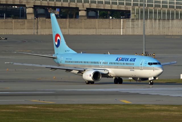 Boeing 737-900 (HL7717)