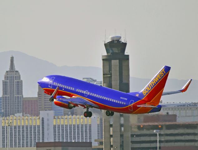 Boeing 737-700 (N405WN) - N405WN Southwest Airlines 2001 Boeing 737-7H4 C/N 27893 -  Las Vegas - McCarran International (LAS / KLAS) USA - Nevada, March 18, 2011 Photo: Tomás Del Coro