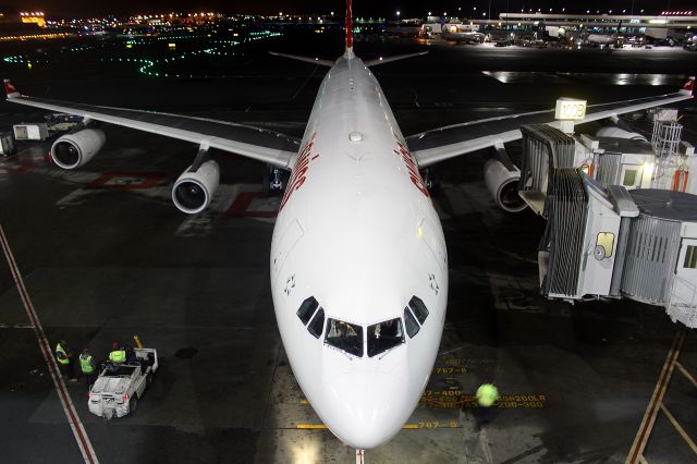 Airbus A340-300 (HB-JME)