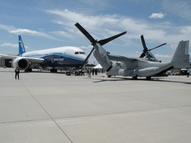 Boeing 787-8 (N787BX)