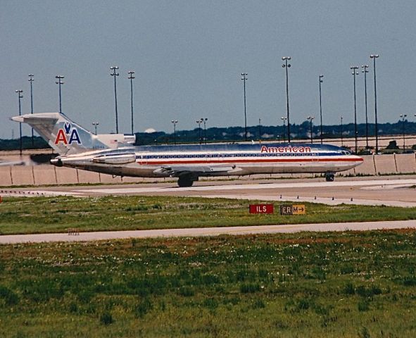BOEING 727-200 (N891AA) - American Airlines B727-200 ready to take off at KDFW