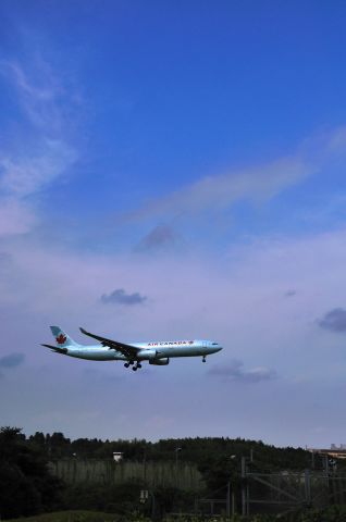 Airbus A330-300 —