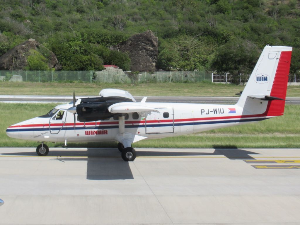 De Havilland Canada Twin Otter (PJ-WIU)