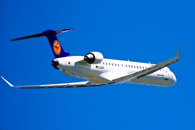 Canadair Regional Jet CRJ-900 (D-ACKB)