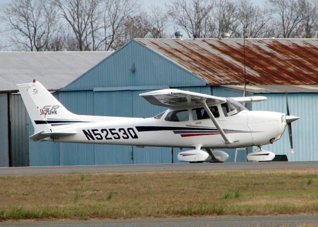 Cessna Skyhawk (N5253Q) - At Downtown Shreveport.