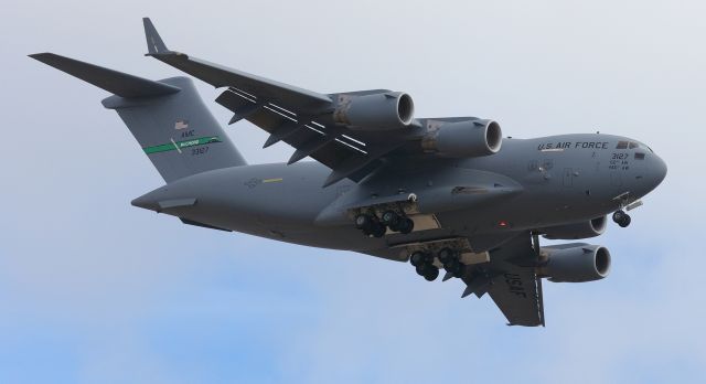 — — - C-17 at the  at Mcchord Field (Joint Base Lewis-Mcchord) Airport (Tacoma, WA) KTCM / TCM airshow<br><br>8/26/2016