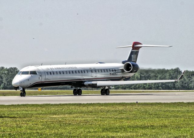 Canadair Regional Jet CRJ-900 (N922FJ)