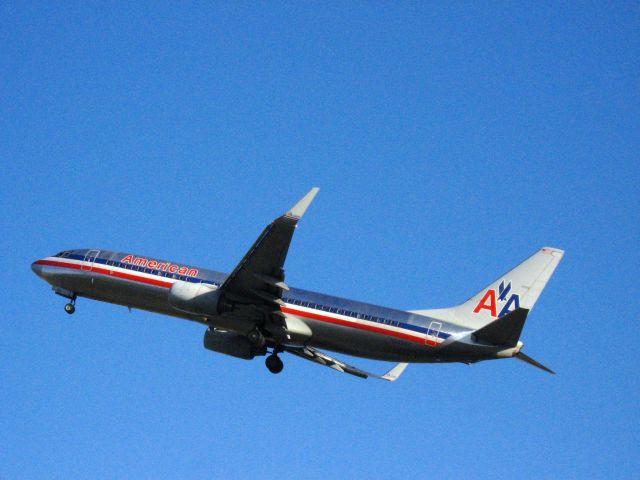 Boeing 737-800 (N948AN) - Taking off from RWY 1L