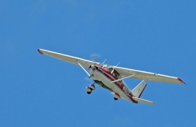 Cessna Skyhawk (N7821T) - Turning crosswind from 27 at Carson City