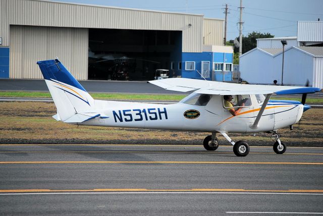 N5315H — - Isla Grande Flying School Cessna 152 N5315H c/n 15284085.  San Juan Fernando Luis Ribas Dominicci Airport - TJIG- SIG, Puerto Rico, 8-23-2009 Photo: Tomas Del Coro