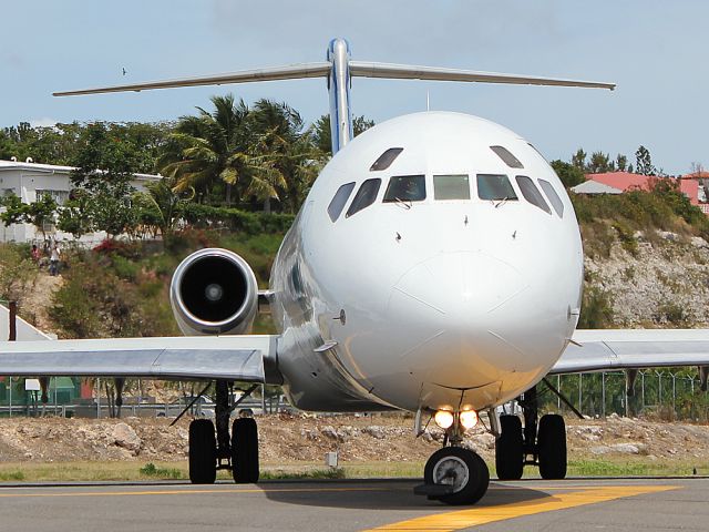 McDonnell Douglas MD-82 (PJ-MDD)