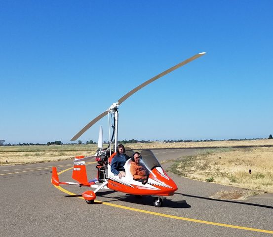 MAGNI Tandem Trainer (N519SG)