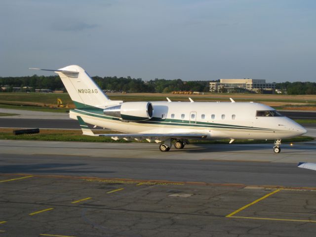 Canadair Challenger (N902AG)