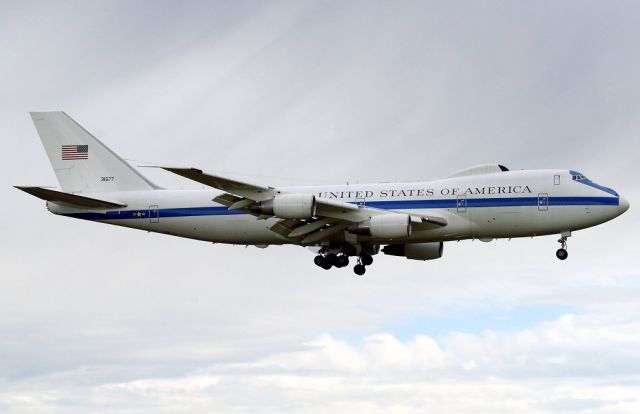 Boeing 747-200 (73-1677)