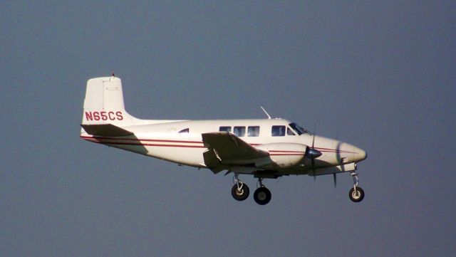 Beechcraft Queen Air (65) (FIV65)