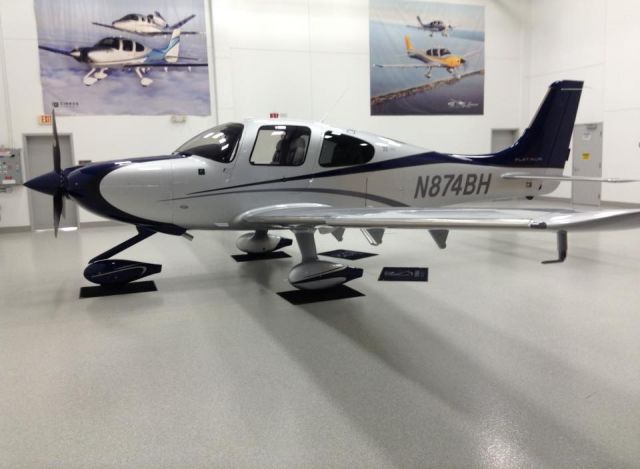 Cirrus SR-22 (N874BH)