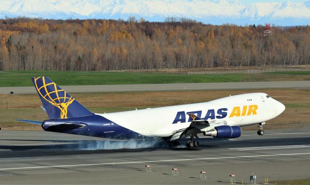 Boeing 747-400 (N486MC)