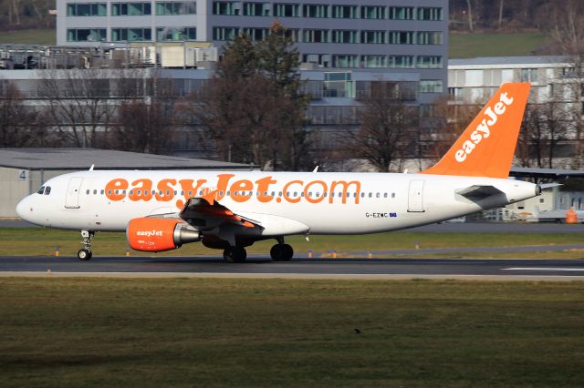 Airbus A320 (G-EZWC)