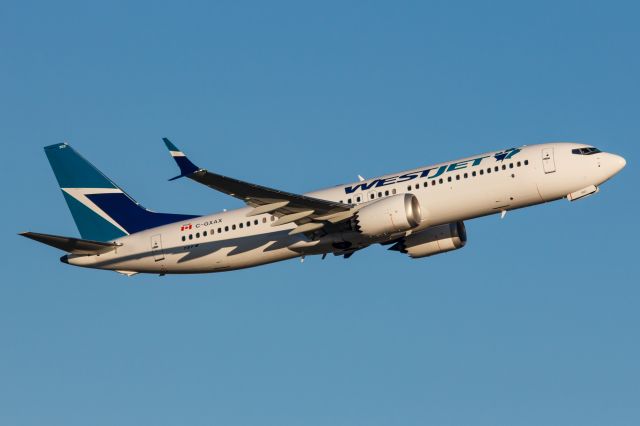 Boeing 737 MAX 8 (C-GXAX)