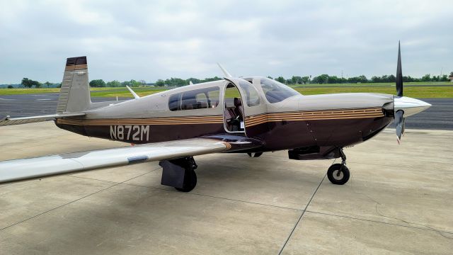 Mooney M-20 Turbo (N872M) - on Ramp getting gas