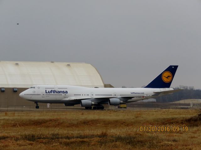 Boeing 747-400 (D-ABVL)