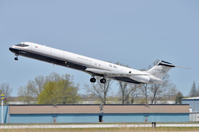 McDonnell Douglas MD-83 (XA-VDC) - 05-09-22