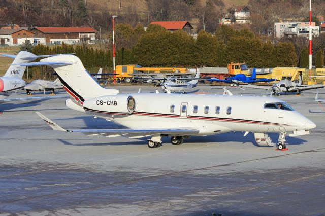 Canadair Challenger 350 (CS-CHB)