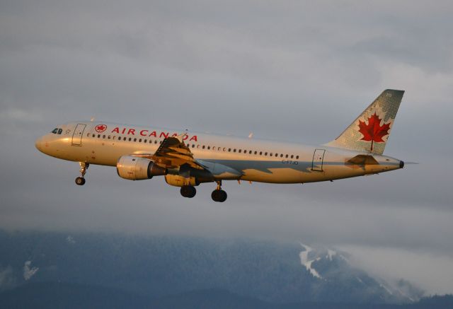 Airbus A320 (C-FTJO)