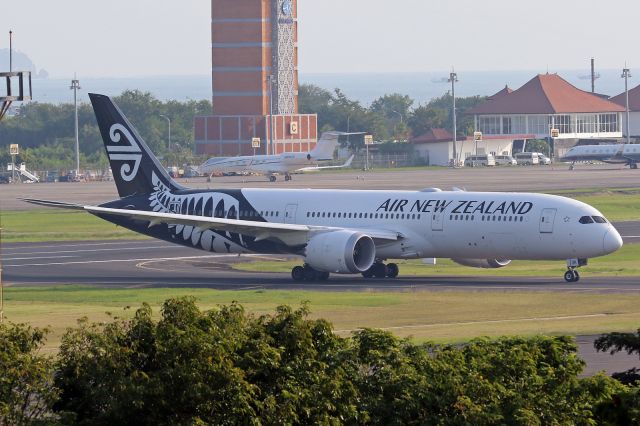 Boeing 787-9 Dreamliner (ZK-NZK)