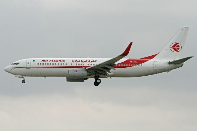 Boeing 737-800 (7Y-VJL) - Error Registre 7T-VJL