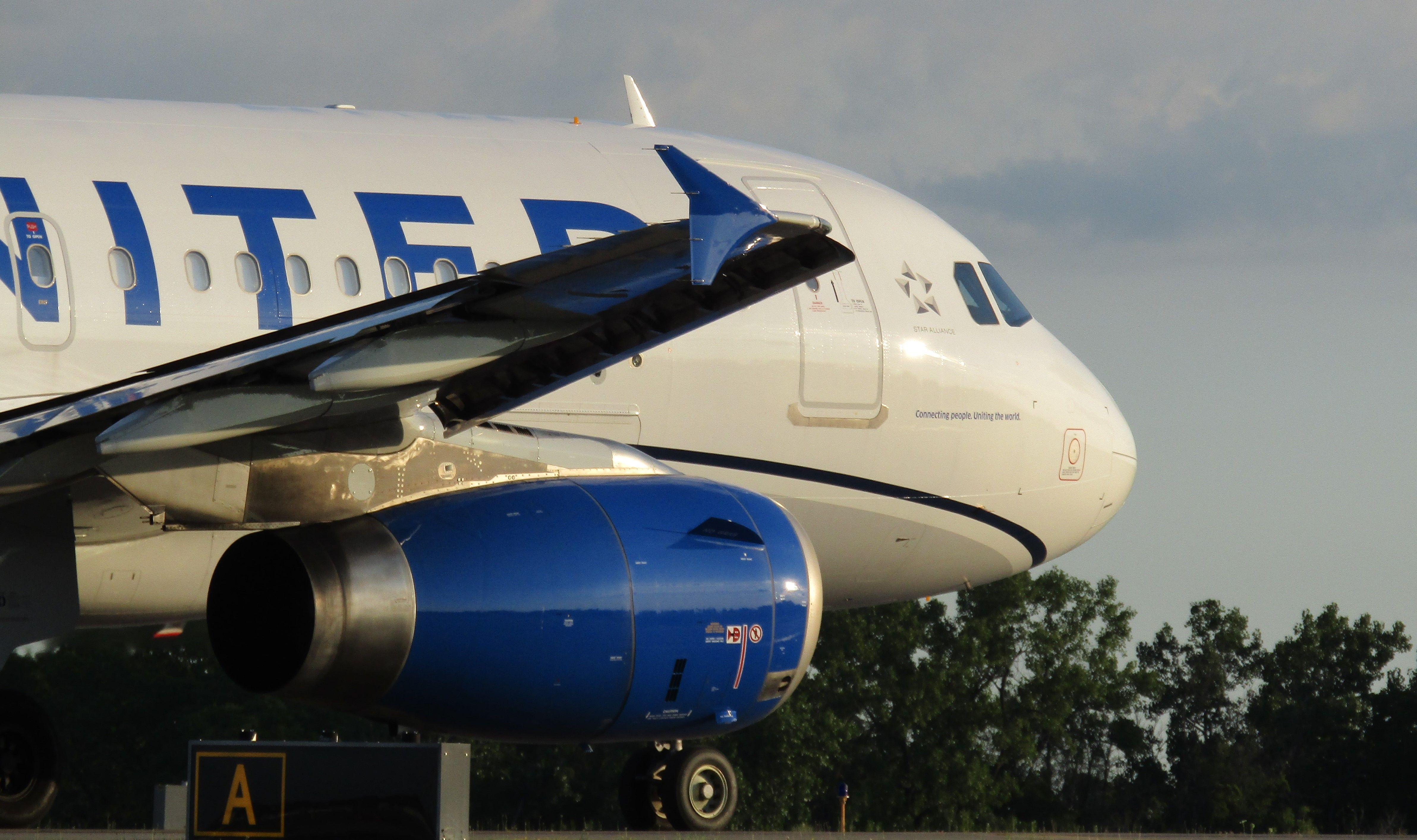 Airbus A319 (N831UA) - *****SELECT FULL FOR HD*****br /br /br /br /br /br /United NEW LIVERY A319 at Buffalo!br /br /br /br /br /br /*****SELECT FULL FOR HD*****
