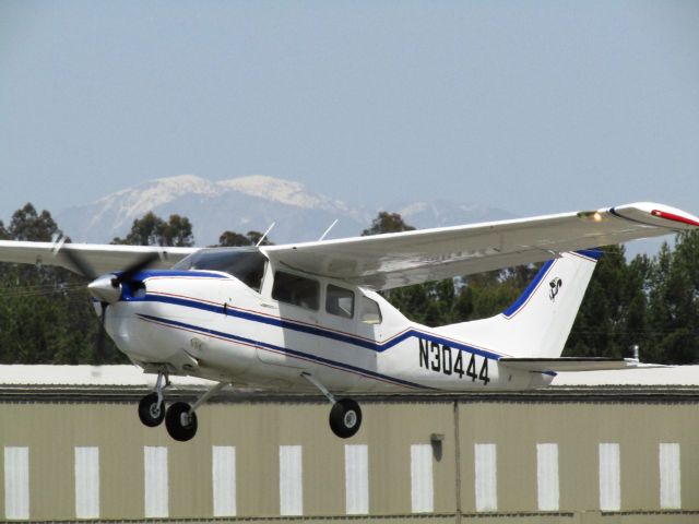 Cessna Centurion (N30444) - Taking off RWY 24