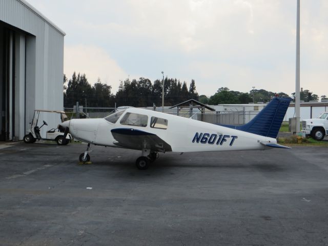 Piper Cherokee (N601FT)