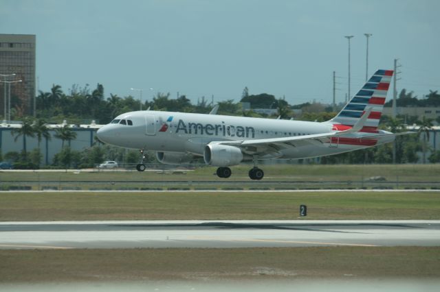 Airbus A319 (N90024)