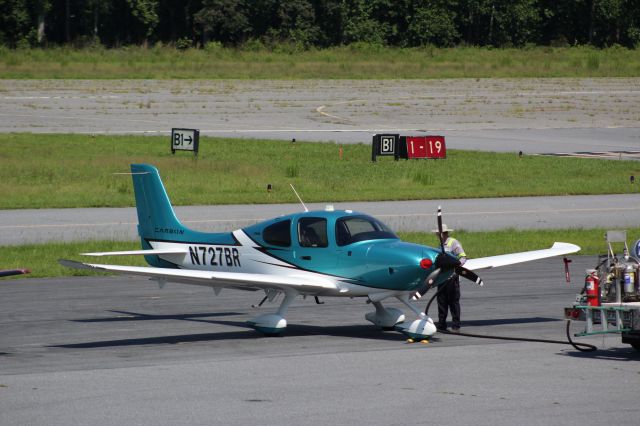 Cirrus SR-20 (N727BR)