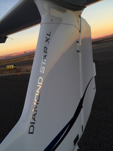 Diamond Star (N216DG)