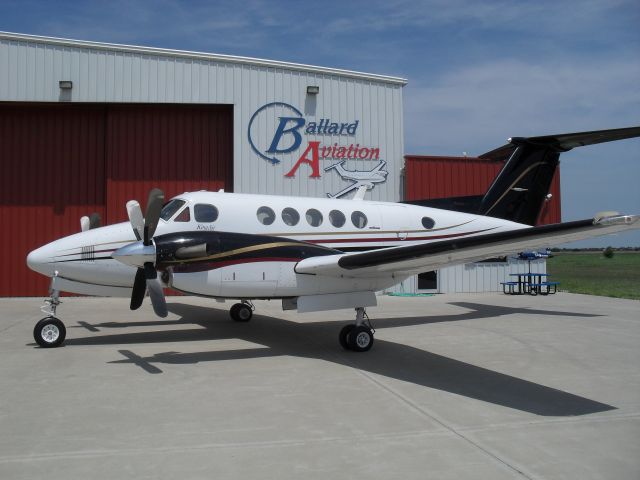 Beechcraft Super King Air 200 (N162GC)