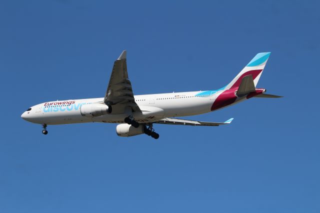 Airbus A330-300 (D-AFYR)