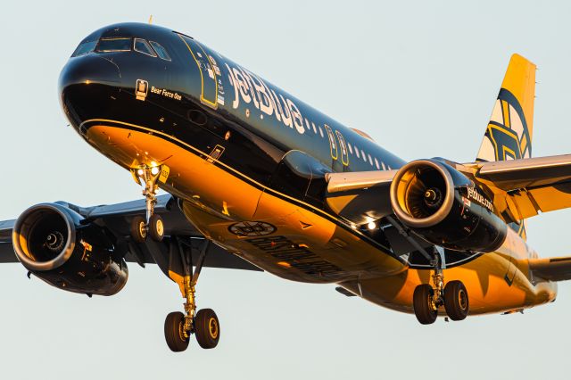 Airbus A320 (N632JB)