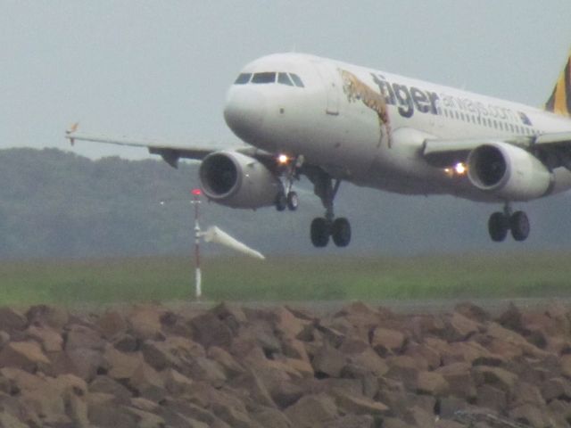 BOEING 737-400 — - round the back of the old control tower