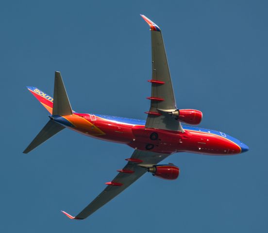 Boeing 737-700 (N259WN) - Climbing out over Fort Revere--BOS