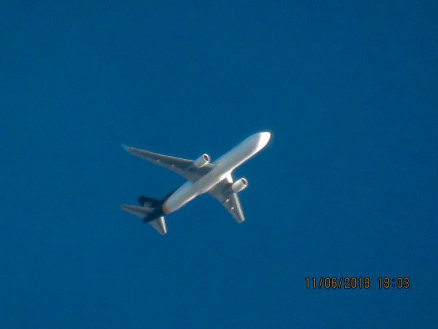 BOEING 767-300 (N344UP)