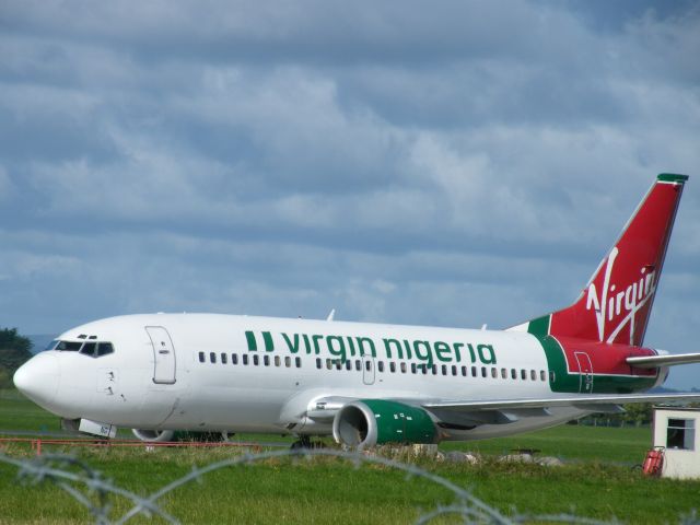 BOEING 737-300 (5N-VNG) - 5N-VNG Boeing 737-33V   CN 29342/3127 EX G-EZYS HB-IIJ  Of virgin nigeria at shannon for painting