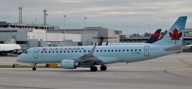 Embraer ERJ-190 (C-FHNV) - Air Canada, C-FHNV, Embraer ERJ-190, at KFLL...