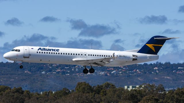 Fokker 100 (VH-FKJ)