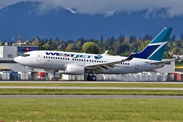 Boeing 737-700 (C-GWBF) - with new maple leaf logo