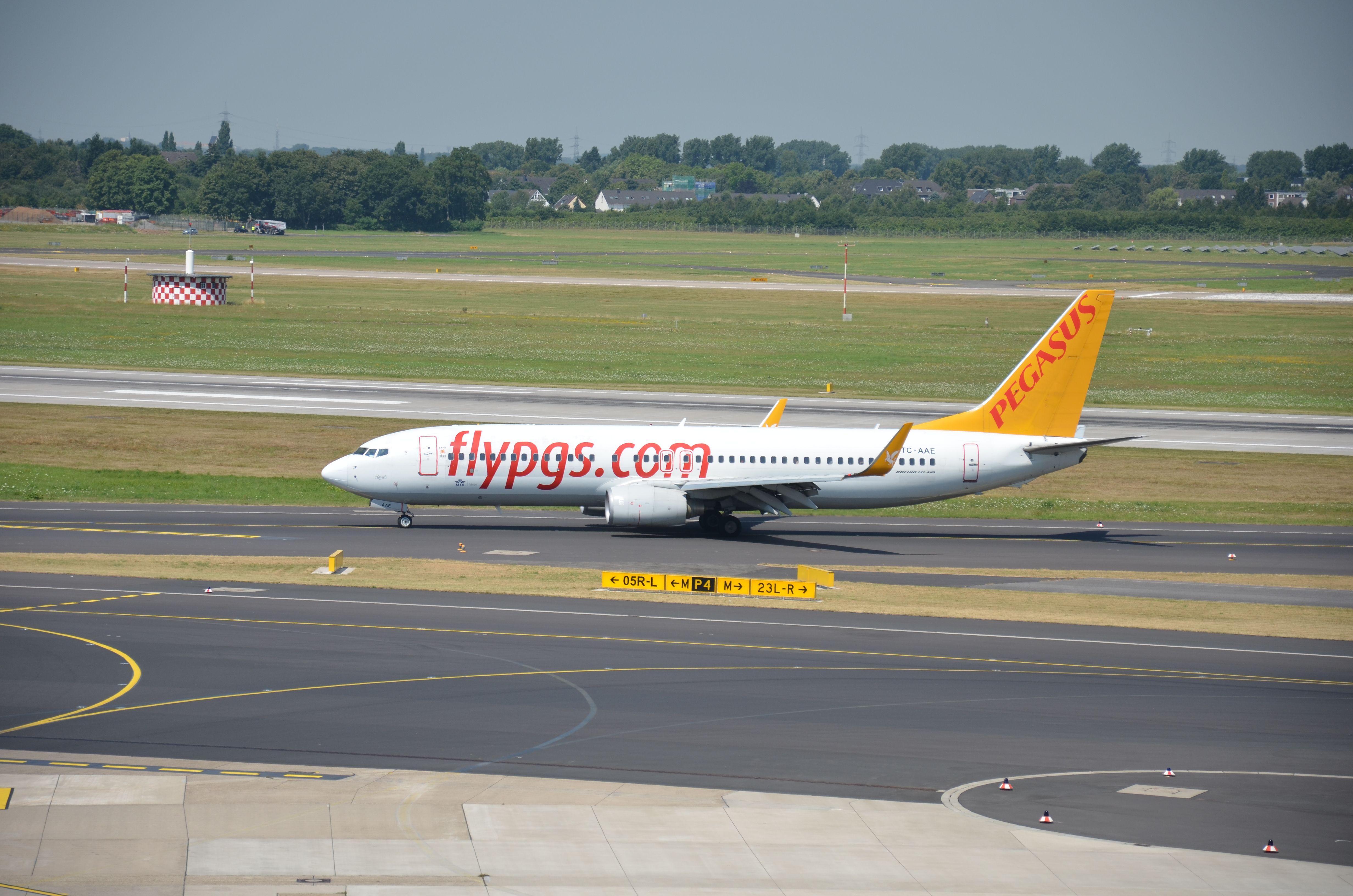 Boeing 737-700 (TC-AAE)