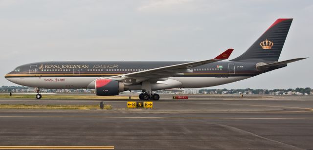 Airbus A330-200 (JY-AIE) - Royal Jordanian weather diversion from JFK on FlightAware.Com !