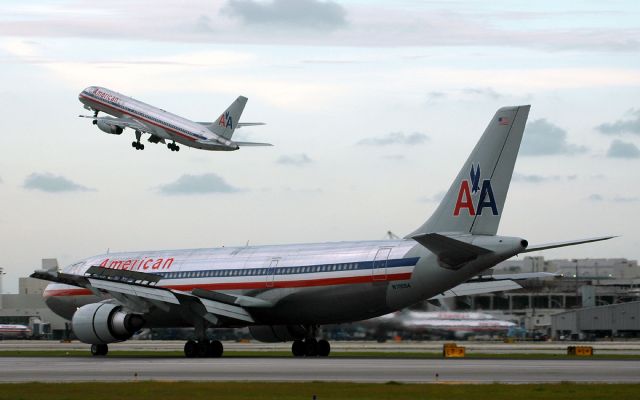 Airbus A300F4-600 (N70054)